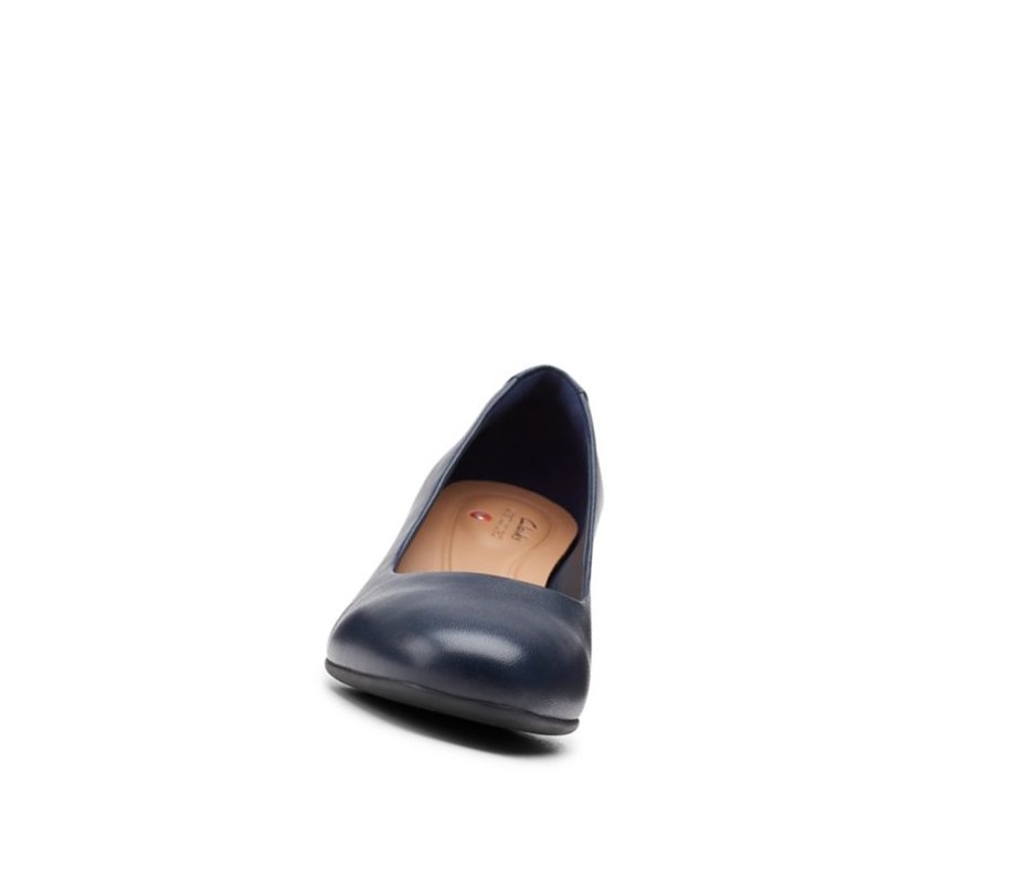 Femme Chaussures Habillées Clarks Un Cosmo Robe Cuir Larges Fit Bleu Marine - france BNB-63289359